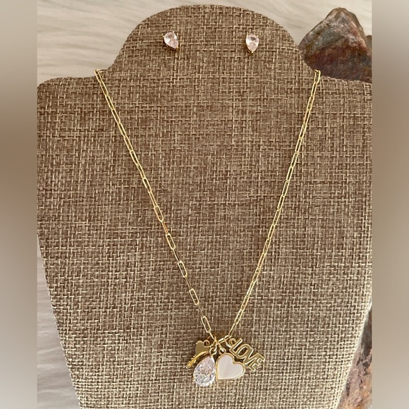 14KT Gold Flash Plated Genuine Mother of Pearl and Cubic Zirconia Necklace - Picture 4 of 9